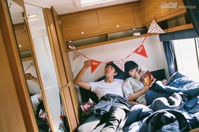 不再独自旅行:生活原本样子的婚纱照(34)_校园内外 _光明网